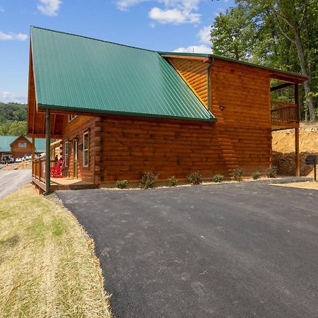 The 3 Bears Is A Newly Built 3 Bedroom Cabin Only 3 Minutes From The Parkway! พิเจนฟอร์จ ภายนอก รูปภาพ
