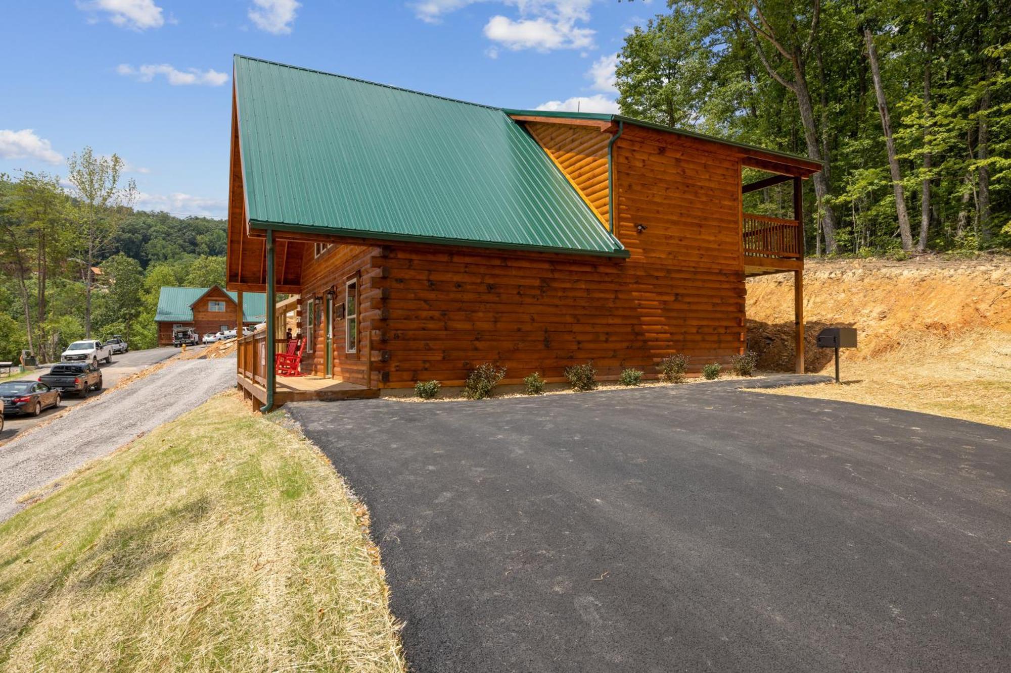 The 3 Bears Is A Newly Built 3 Bedroom Cabin Only 3 Minutes From The Parkway! พิเจนฟอร์จ ภายนอก รูปภาพ