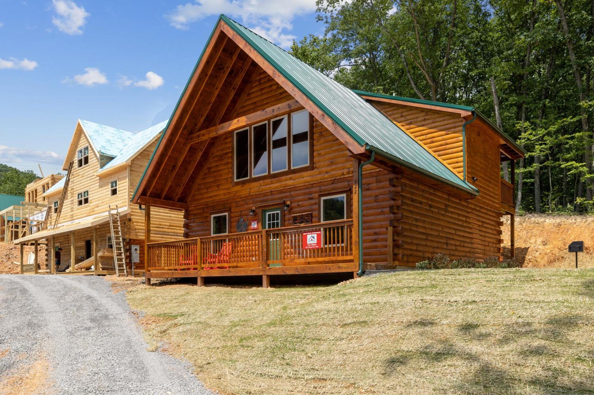 The 3 Bears Is A Newly Built 3 Bedroom Cabin Only 3 Minutes From The Parkway! พิเจนฟอร์จ ภายนอก รูปภาพ