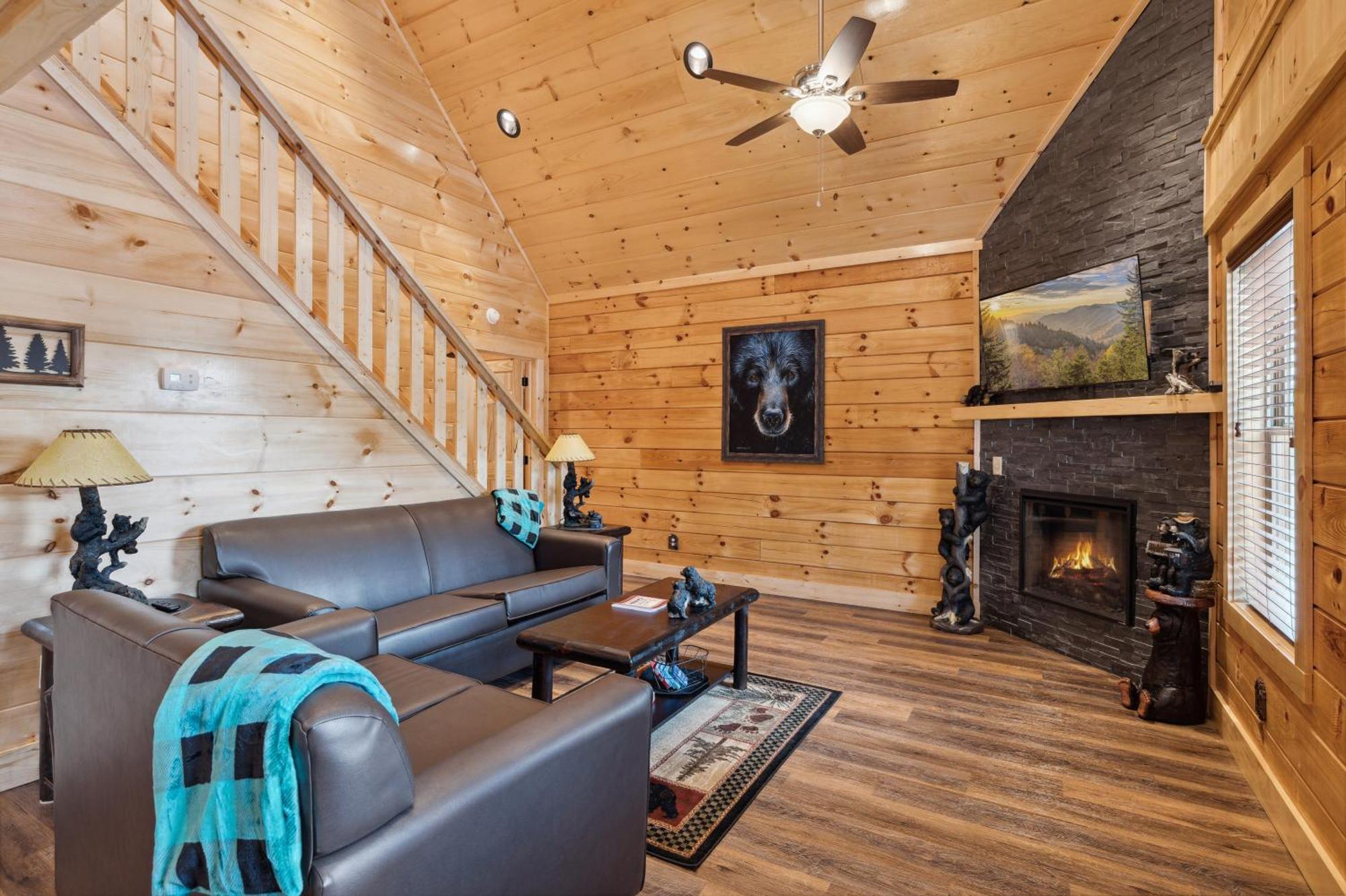 The 3 Bears Is A Newly Built 3 Bedroom Cabin Only 3 Minutes From The Parkway! พิเจนฟอร์จ ภายนอก รูปภาพ