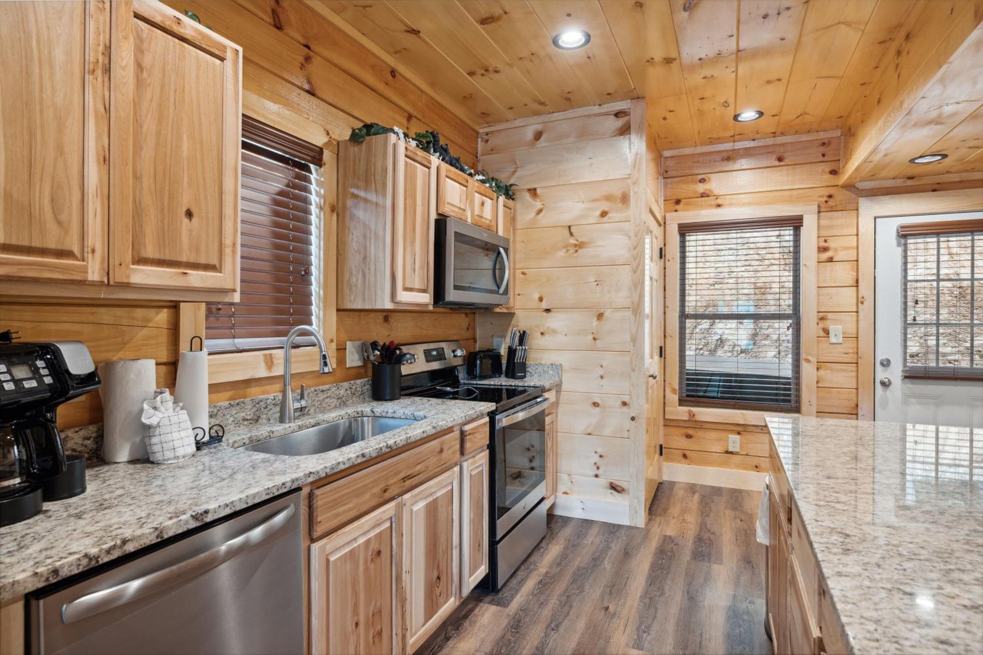 The 3 Bears Is A Newly Built 3 Bedroom Cabin Only 3 Minutes From The Parkway! พิเจนฟอร์จ ภายนอก รูปภาพ